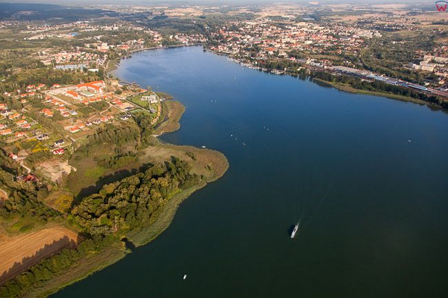 Ostroda, jezioro Drweckie z panorama na miasto od strony NW. EU, Pl, Warm-Maz. Lotnicze.